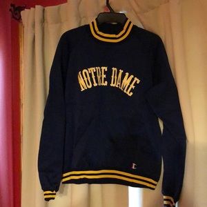 Vintage Notre Dame Crewneck!!